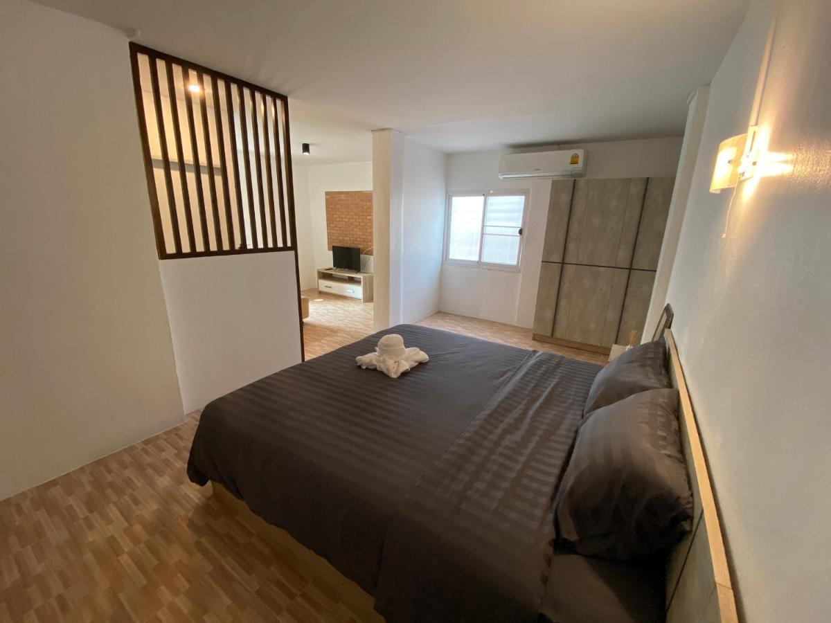 Racha Caftel - 7 House - รชาคาฟเทล Aparthotel Chiang Mai Buitenkant foto