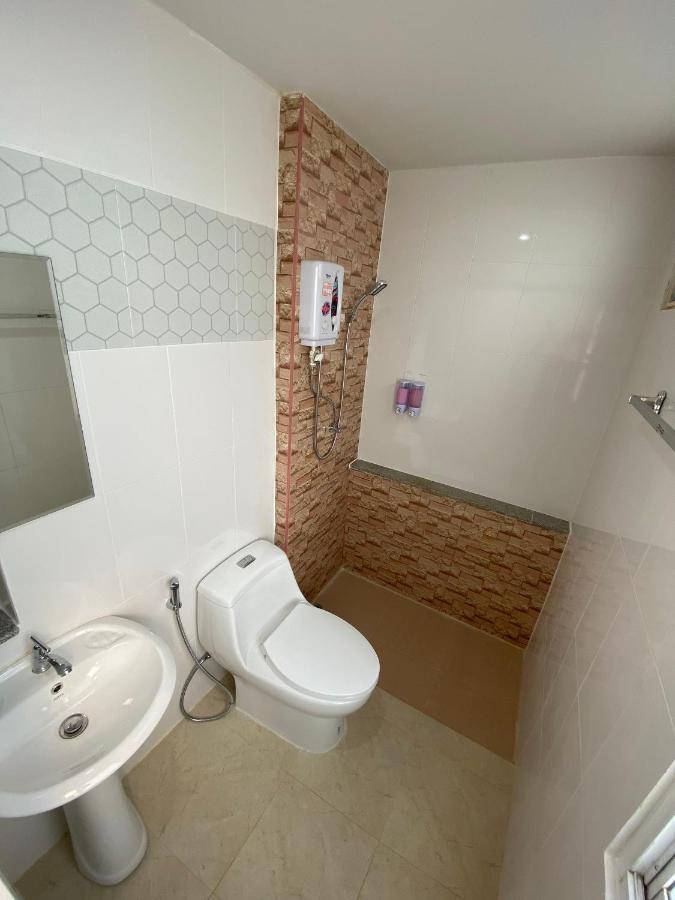 Racha Caftel - 7 House - รชาคาฟเทล Aparthotel Chiang Mai Buitenkant foto