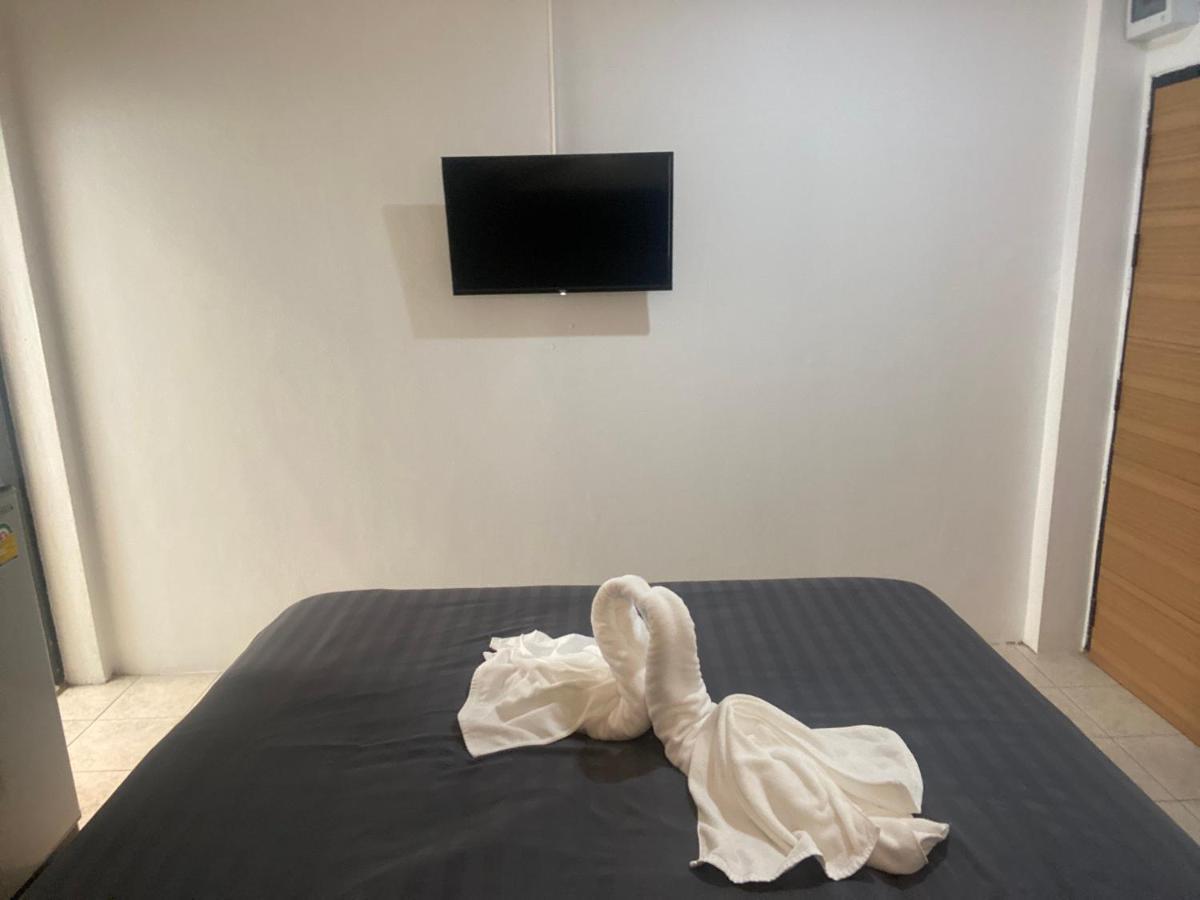 Racha Caftel - 7 House - รชาคาฟเทล Aparthotel Chiang Mai Buitenkant foto